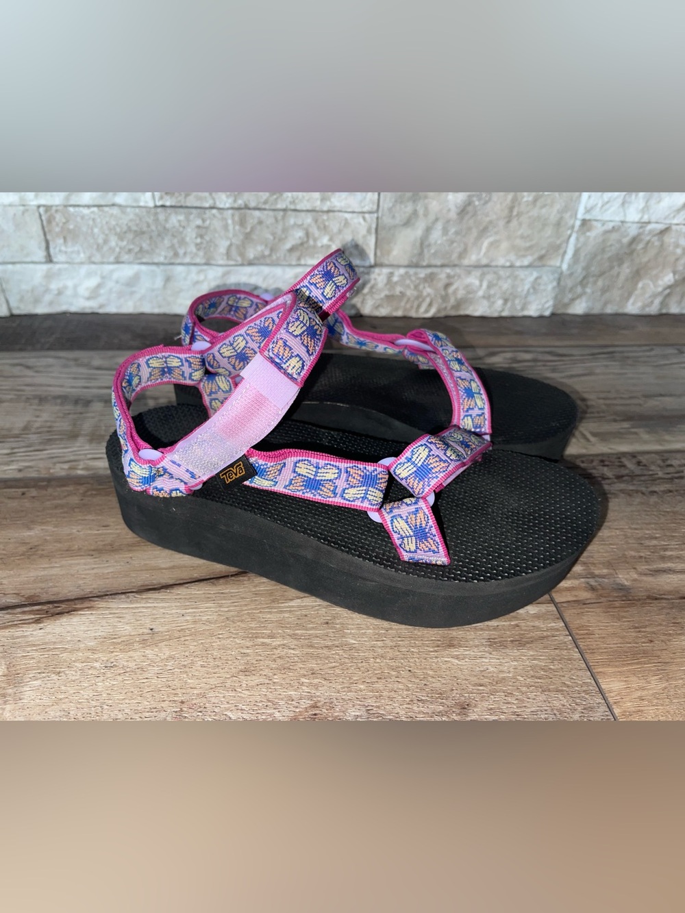 Teva Flatform Universal Butterflies Womens Size 8 Pink Lilac